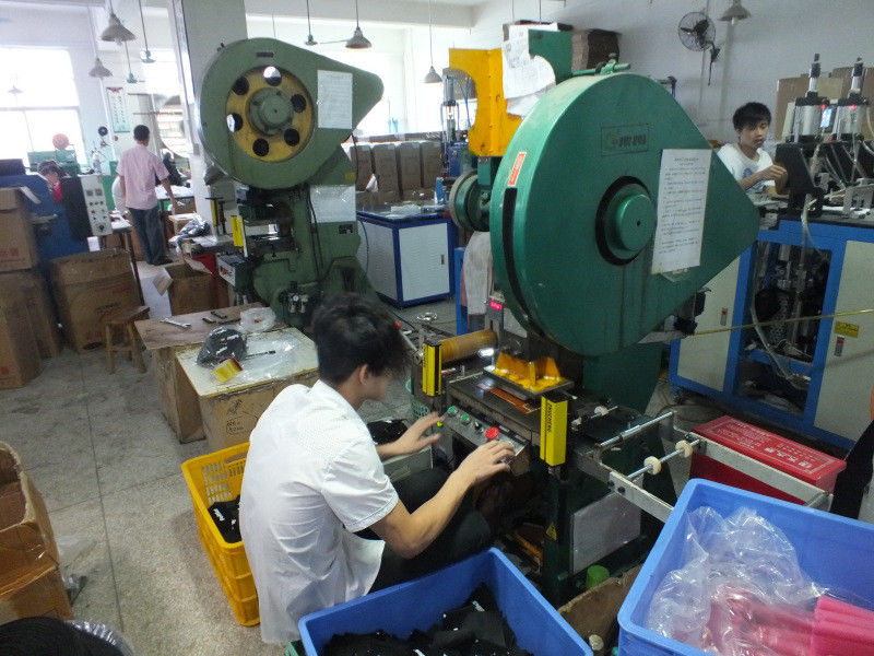 Shenzhen Zhongda Hook &amp; Loop Co., Ltd 제조업체 생산 라인